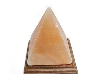 Соляная лампа пирамида малая 2-3 кг GSL-609
